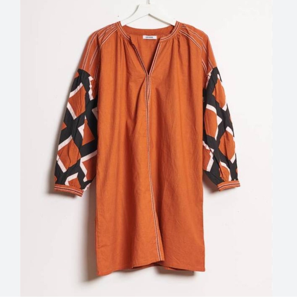 V De Vinster Embroidered Cotton Balloon Dress.
